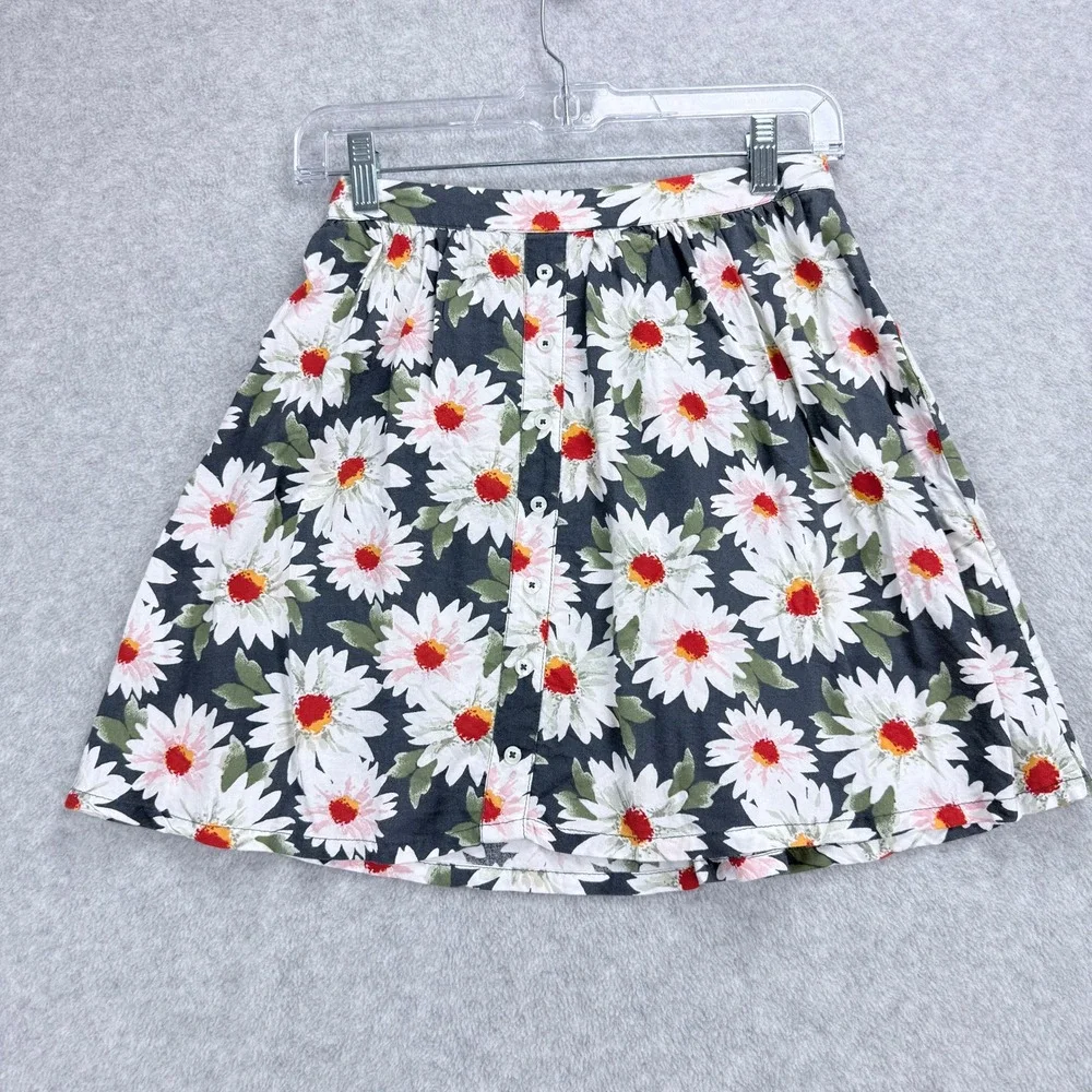 Hollister Mini Skirt Women XS Grey Daisy Floral Cottagecore,‎ Boho, Summer